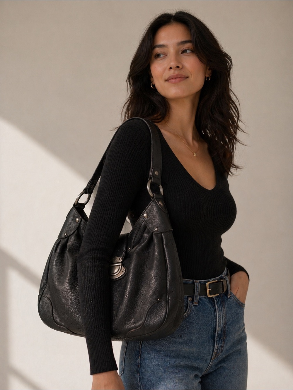 Louis Vuitton Mahina Leather Solar Pm Noir shoulder hobo bag - Picture 17 of 17